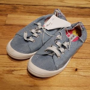Kids sneakers